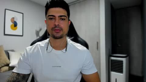 Snapshot of adam_clarke chatting on 01.20.25 adam clarke online show from 01.20.25