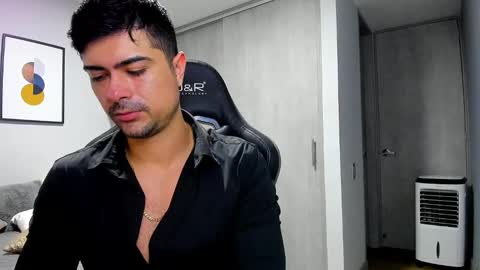 Snapshot of adam_clarke chatting on 01.21.25 adam clarke online show from 01.21.25