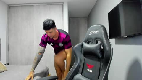 Snapshot of adam_clarke chatting on 02.23.25 adam clarke online show from 02.23.25