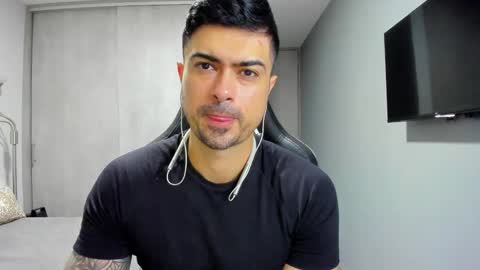 Snapshot of adam_clarke chatting on 02.28.25 adam clarke online show from 02.28.25