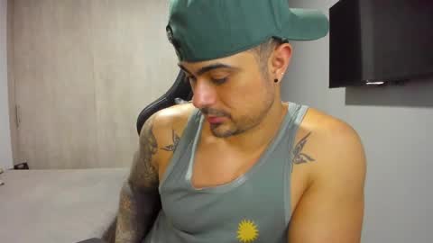 Snapshot of adam_clarke chatting on 03.02.25 adam clarke online show from 03.02.25