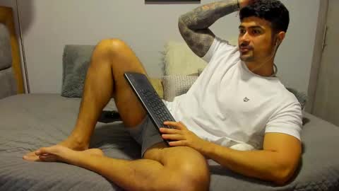 Snapshot of adam_clarke chatting on 03.07.25 adam clarke online show from 03.07.25