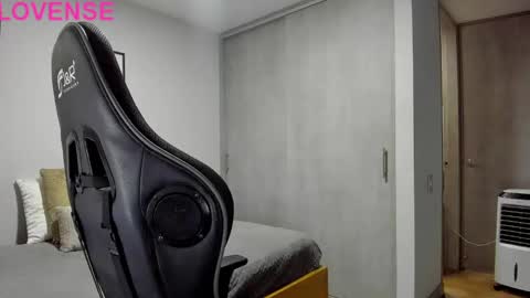 Snapshot of adam_clarke chatting on 10.19.25 adam clarke online show from 10.19.25