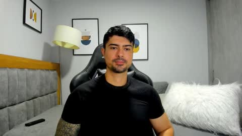 Snapshot of adam_clarke chatting on 11.06.25 adam clarke online show from 11.06.25