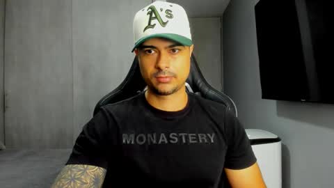 Snapshot of adam_clarke chatting on 02.07.26 adam clarke online show from 02.07.26