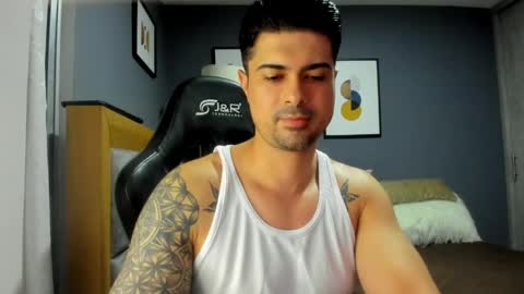 Snapshot of adam_clarke chatting on 04.17.26 adam clarke online show from 04.17.26