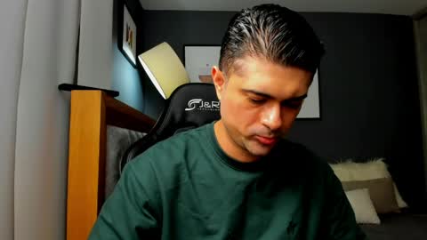 Snapshot of adam_clarke chatting on 06.01.26 adam clarke online show from 06.01.26