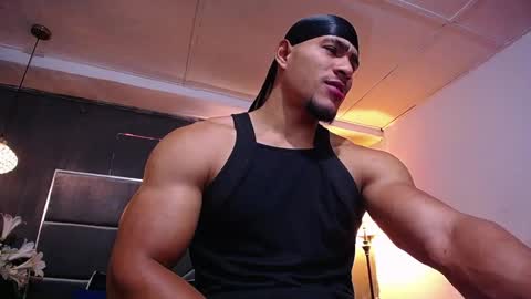 adam_fit19cm online show from 03.05.26