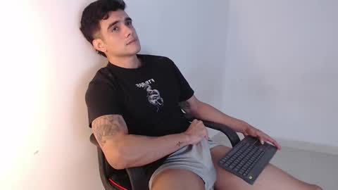 Snapshot of adama_soa chatting on 10.06.25 Hello guys excuse my absence I will be absent for several days for health reasons I hope you understand thank you very much. online show from 10.06.25