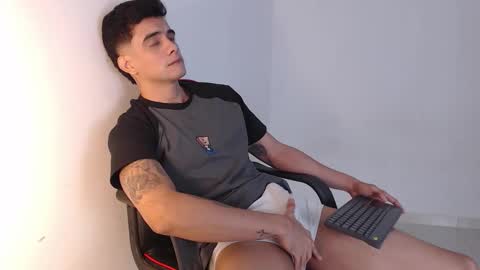 Snapshot of adama_soa chatting on 10.08.25 Hello guys excuse my absence I will be absent for several days for health reasons I hope you understand thank you very much. online show from 10.08.25