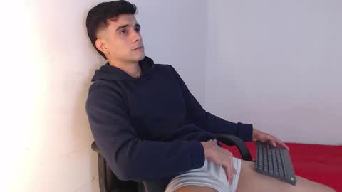 Snapshot of adama_soa chatting on 10.25.25 Hello guys excuse my absence I will be absent for several days for health reasons I hope you understand thank you very much. online show from 10.25.25