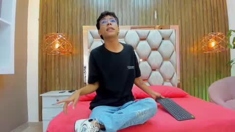 Adams Bobby online show from 01.18.26