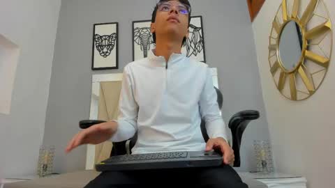 Adams Bobby online show from 05.03.26