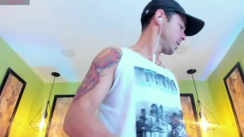 Im Adams Sanz online show from 04.29.26