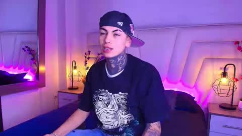 AdamsWalkerr  online show from 02.05.26