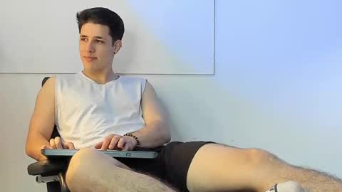 Snapshot of adan_rivas chatting on 03.07.25 adan online show from 03.07.25