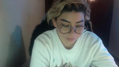 Snapshot of adan_romanoff chatting on 06.03.26 adan_romanoff online show from 06.03.26