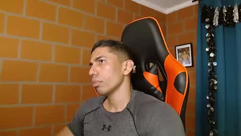 Adan Sin online show from 02.01.25