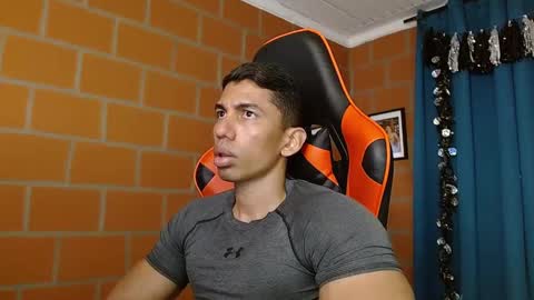 Adan Sin online show from 02.08.25