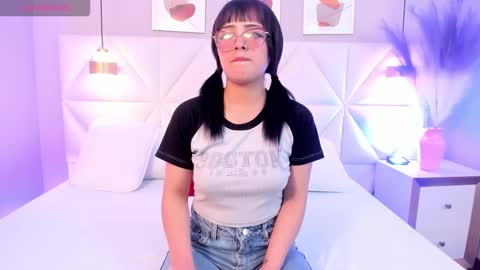 Snapshot of adara_carter_ chatting on 09.23.25 adara_carter_ online show from 09.23.25