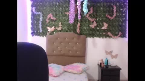 Snapshot of adara_cute_69 chatting on 05.27.26 Adara online show from 05.27.26