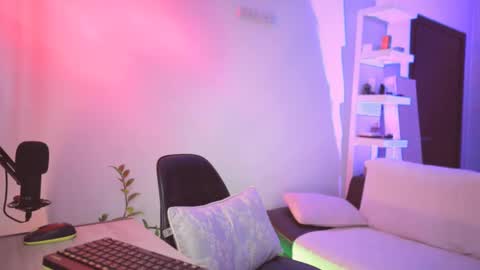 Snapshot of addictsqueen chatting on 02.10.25 ADDICTION online show from 02.10.25