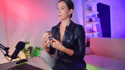 Snapshot of addictsqueen chatting on 10.27.25 ADDICTION online show from 10.27.25