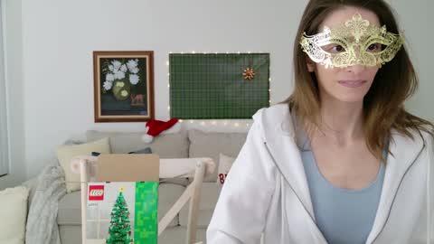 Addison Rose  I am currently away for the holiday weekend. Streams start again on 1242024. Enjoy the holiday online show from 12.20.24