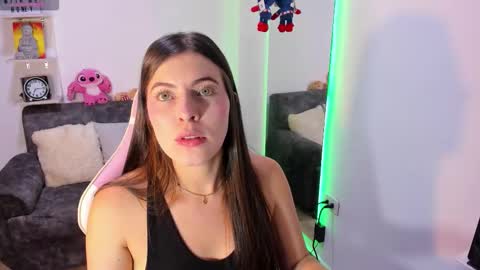 Snapshot of adela_parker chatting on 10.03.25 Adela Parker online show from 10.03.25