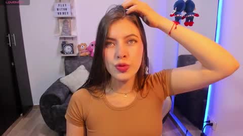 Snapshot of adela_parker chatting on 10.14.25 Adela Parker online show from 10.14.25