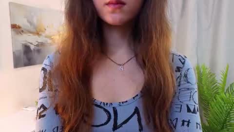 Snapshot of adelaidasaverchenko chatting on 02.18.26 Holly online show from 02.18.26