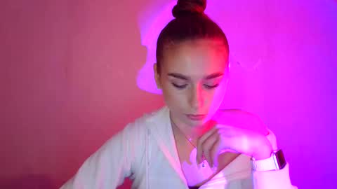 Adele Amore online show from 03.10.25