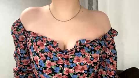 Snapshot of adele_veli chatting on 01.07.25 adele_veli online show from 01.07.25