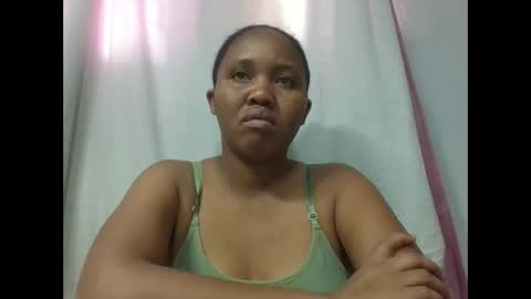 Snapshot of adelealy chatting on 11.19.25 adelealy online show from 11.19.25