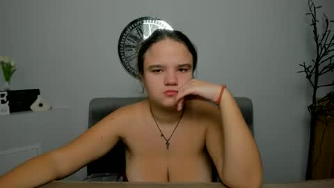 adelecruzz online show from 11.16.25