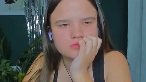 Snapshot of adelecruzz chatting on 03.17.26 adelecruzz online show from 03.17.26