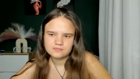 Snapshot of adelecruzz chatting on 06.14.26 adelecruzz online show from 06.14.26