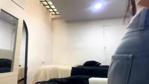 Snapshot of adelein_foxxx chatting on 10.03.25 adellein foxx online show from 10.03.25