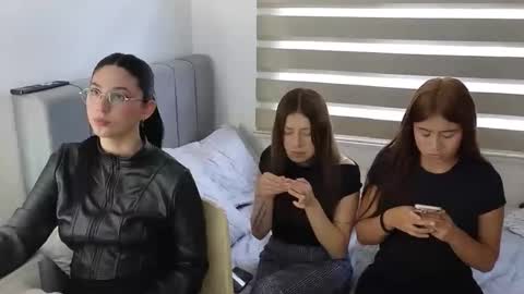 Snapshot of adelein_foxxx chatting on 11.15.25 adellein foxx online show from 11.15.25