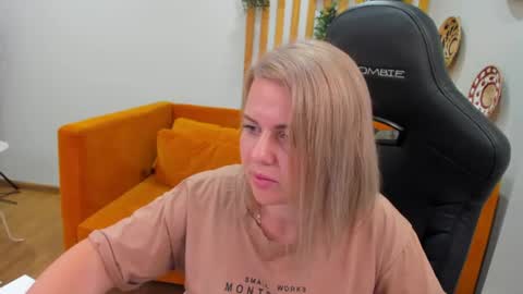 AdeleRavelle online show from 06.25.26