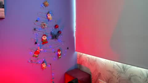 Snapshot of adellelennox_cg chatting on 12.24.24 Adelle online show from 12.24.24