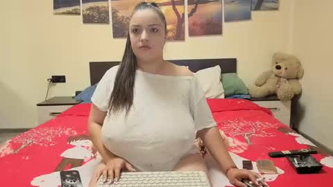 Adellineee online show from 04.29.26