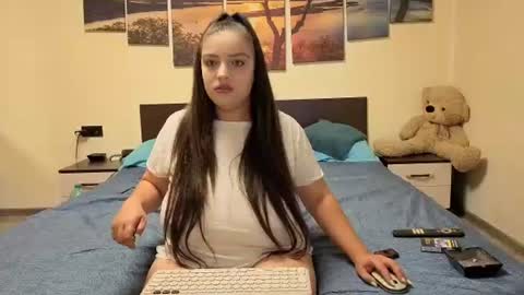 Adellineee online show from 06.20.26
