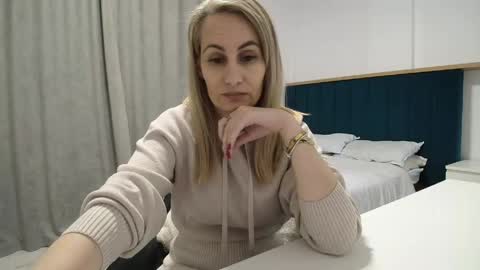 Adellyn online show from 05.01.26