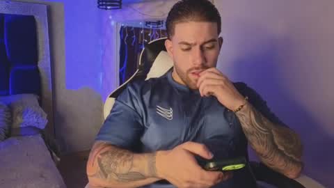 Ades online show from 11.10.25