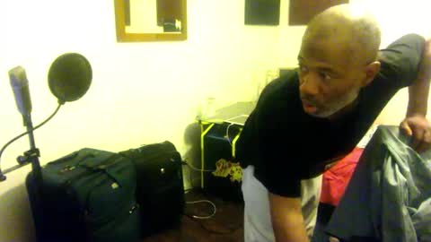 Snapshot of adick_ting chatting on 11.10.25 adick_ting online show from 11.10.25