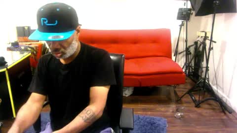 Snapshot of adick_ting chatting on 11.16.25 adick_ting online show from 11.16.25