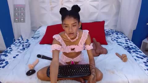 adisson_petite1 online show from 02.06.26