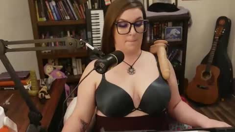 Snapshot of adobe_angel304 chatting on 12.19.24 adobe_angel304 online show from 12.19.24