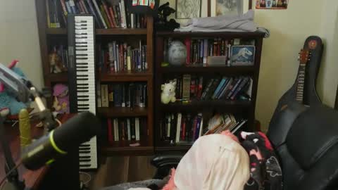 Snapshot of adobe_angel304 chatting on 02.18.25 adobe_angel304 online show from 02.18.25